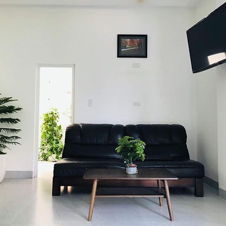 Local White House - Ecofriendly Homestay Дананг Экстерьер фото
